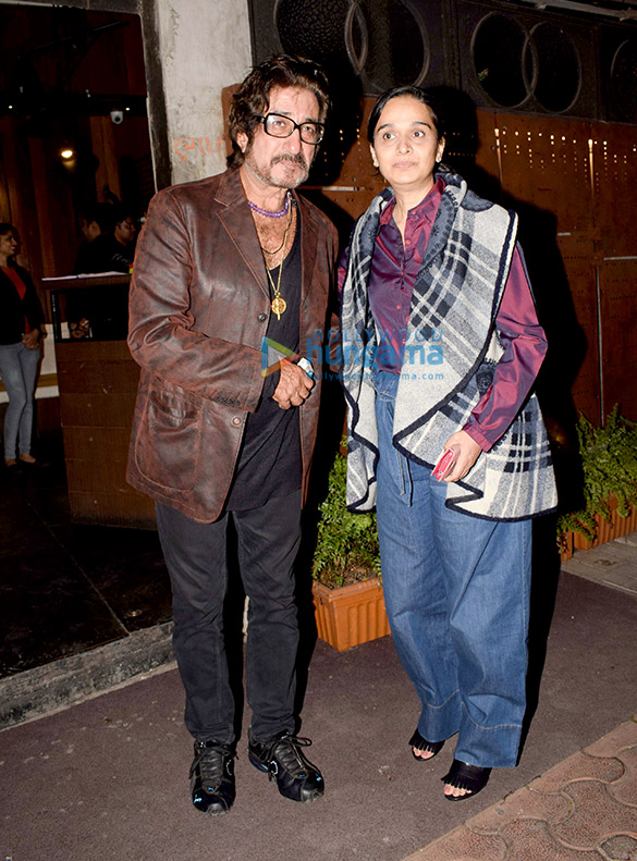 shakti kapoor spotted with wife shivangi kolhapure in juhu 1