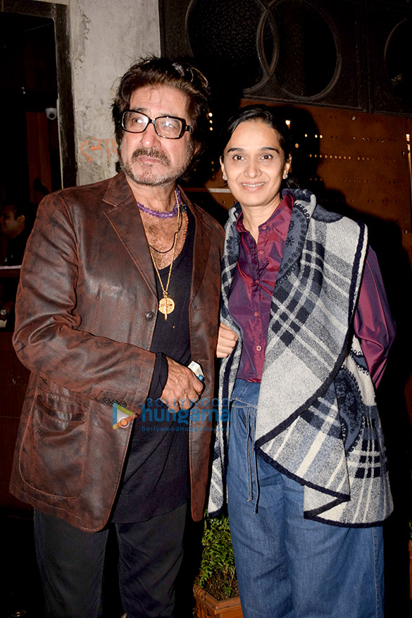 shakti kapoor spotted with wife shivangi kolhapure in juhu 4
