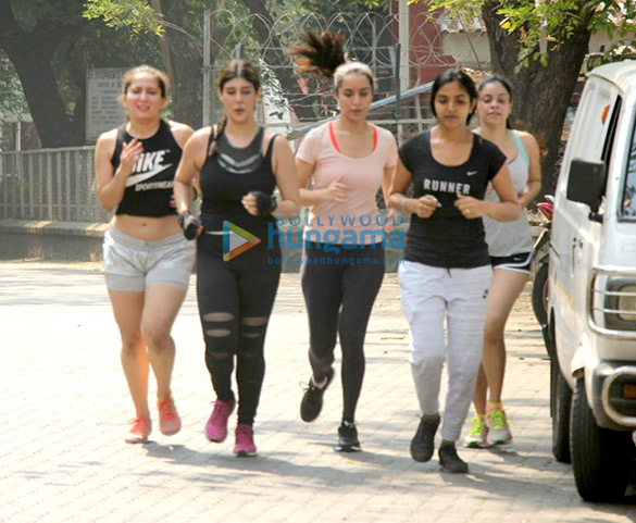 Shraddha Kapoor snapped jogging Shraddha Kapoor snapped jogging