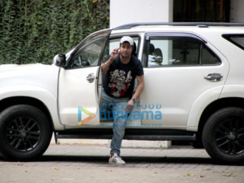 Shraddha Kapoor, Rajkummar Rao, Varun Sharma spotted at Maddock office for screentest