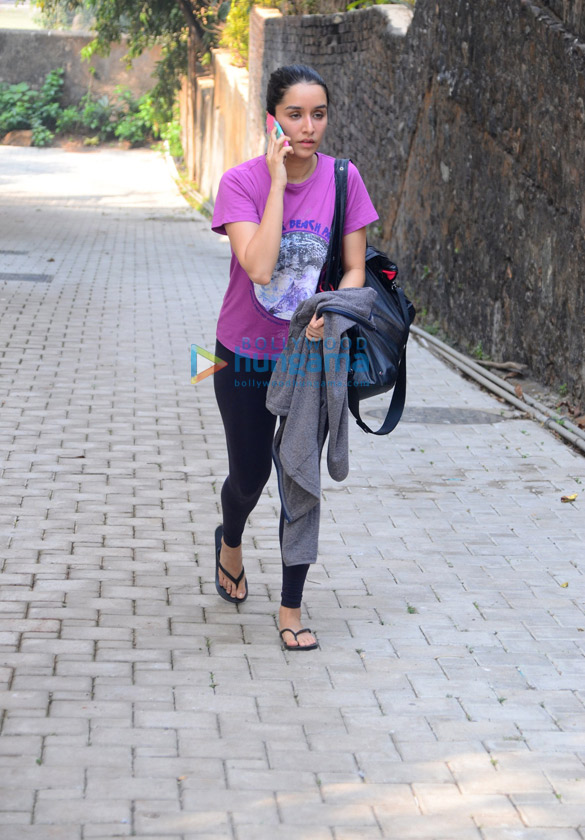 shraddha kapoor jogging in bandra 5