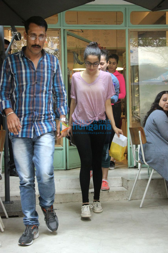 shraddha kapoor spotted at the kitchen garden in bandra 6