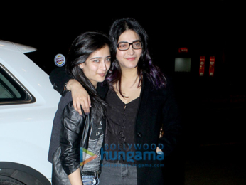 Shruti Haasan and Akshara Haasan spotted at the airport
