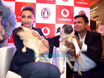 Soha Ali Khan graces reading session of her book ‘Moderately Famous’ at Vodafone gallery