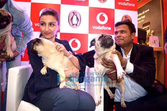 soha ali khan graces reading session of her book 5