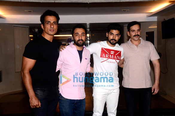 Sonu Sood hosts a bash for the team of ‘Paltan’ Sonu Sood hosts a bash for the team of ‘Paltan’