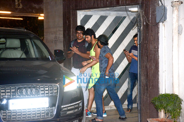 varun dhavan spotted at the gym 2