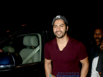 Varun Dhawan snapped with fans in Mumbai