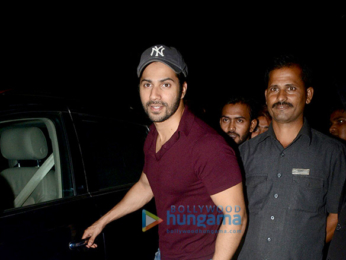 Varun Dhawan snapped with fans in Mumbai