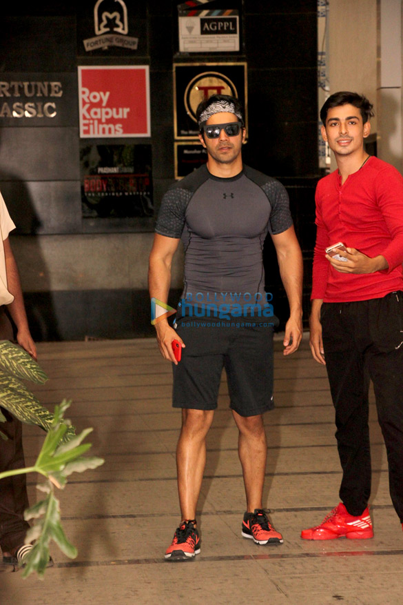 Varun Dhawan spotted at the gym Varun Dhawan spotted at the gym