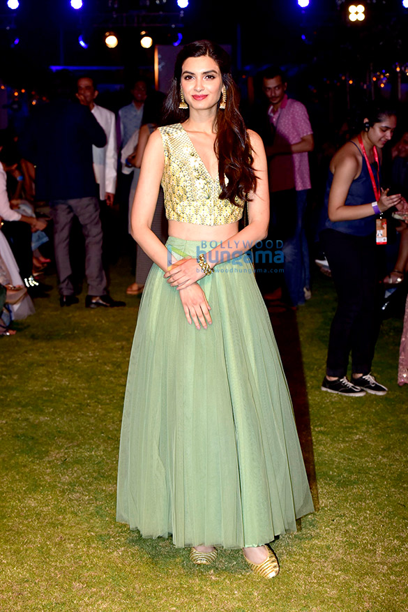 yami gautam isabelle kaif and others arrive at anita dongres show at lakme fashion week 2018 16
