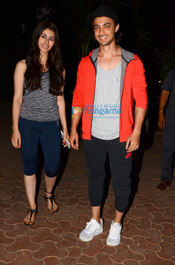 Aayush Sharma and Warina Hussain spotted at dance class in Bandra Aayush Sharma and Warina Hussain spotted at dance class in Bandra