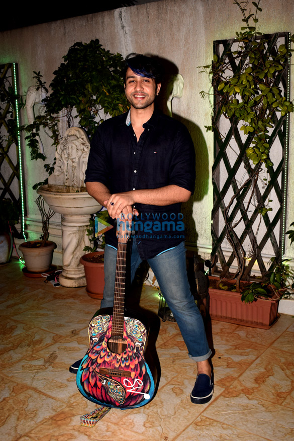 adhyayan suman spotted in juhu 5