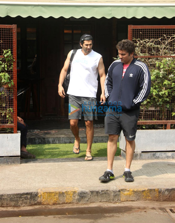 aditya roy kapur and mohit suri spotted outside a cafe in bandra 3