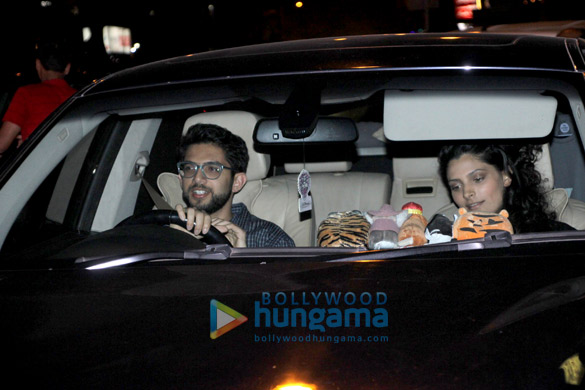 aditya thackeray and saiyami kher spotted at smoke house deli 3