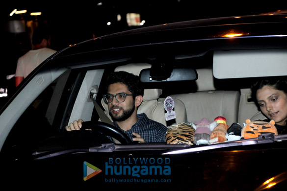 aditya thackeray and saiyami kher spotted at smoke house deli 6