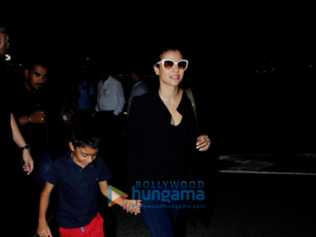 Ajay Devgn, Kajol, Sidharth Malhotra, Sussanne Khan and Aftab Shivdasini snapped at the Mumbai airport last night