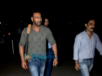 Ajay Devgn, Kajol, Sidharth Malhotra, Sussanne Khan and Aftab Shivdasini snapped at the Mumbai airport last night