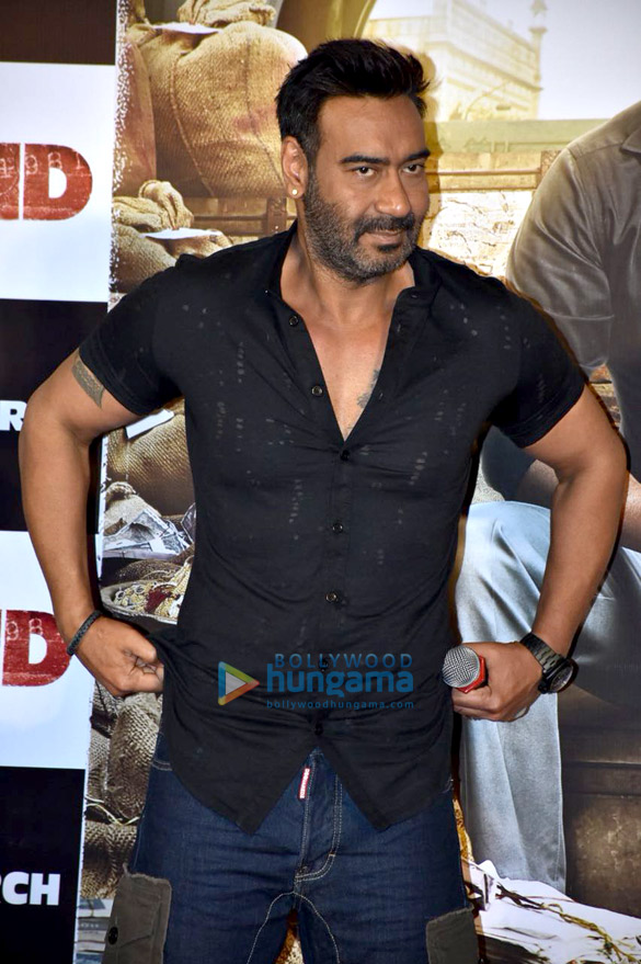 ajay devgn and ileana dcruz grace the trailer launch of raid 8