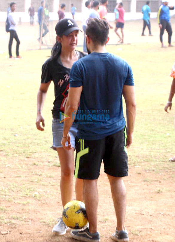 akshara haasan snapped playing football with friends 4