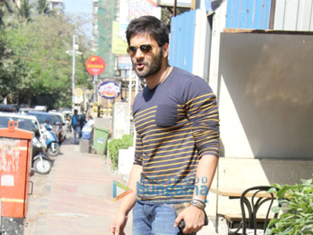 Ali Fazal spotted at Farmer's cafe Bandra