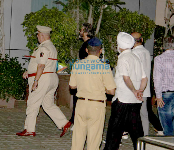 anil kapoor reaches mumbai airport to receive sridevis mortal remains 4