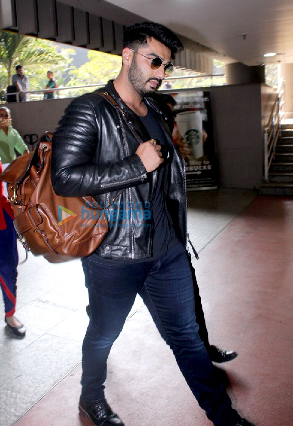 Arjun Kapoor arrives from Amritsar to reach Anil Kapoor’s residence Arjun Kapoor arrives from Amritsar to reach Anil Kapoor’s residence