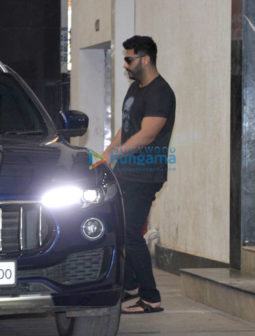 Arjun Kapoor snapped outside Ashutosh Gowariker's office