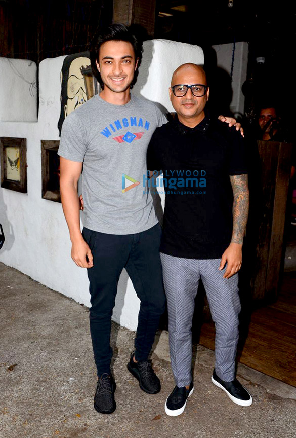 ayush sharma snapped at hakims aalim salon in bandra 4