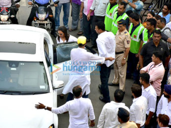Celebs attend Sridevi’s cremation ceremony at Seva Samaj Crematorium and Hindu Cemetery in Vile Parle, Mumbai