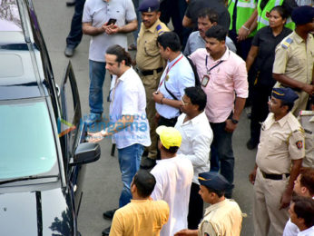 Celebs attend Sridevi’s cremation ceremony at Seva Samaj Crematorium and Hindu Cemetery in Vile Parle, Mumbai