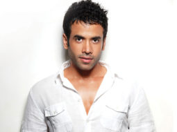 Cute Alert! Tusshar Kapoor is all snuggles, cuddles and giggles with tiny tot Laksshya (watch video)