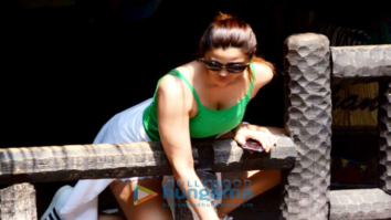 Daisy Shah snapped visiting the Bangkok Zoo