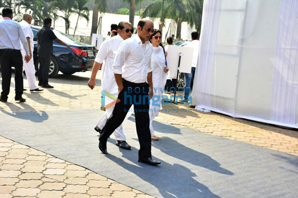 farah khan arbaaz khan mohit marwah snapped arriving to pay their last respects to sridevi 19