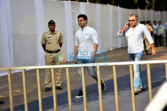 farah khan arbaaz khan mohit marwah snapped arriving to pay their last respects to sridevi 2