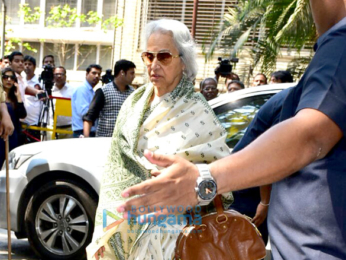 Farhan Akhtar and his mother, Saroj Khan, Ritesh Sidhwani and Farah Khan snapped at Anil Kapoor's house