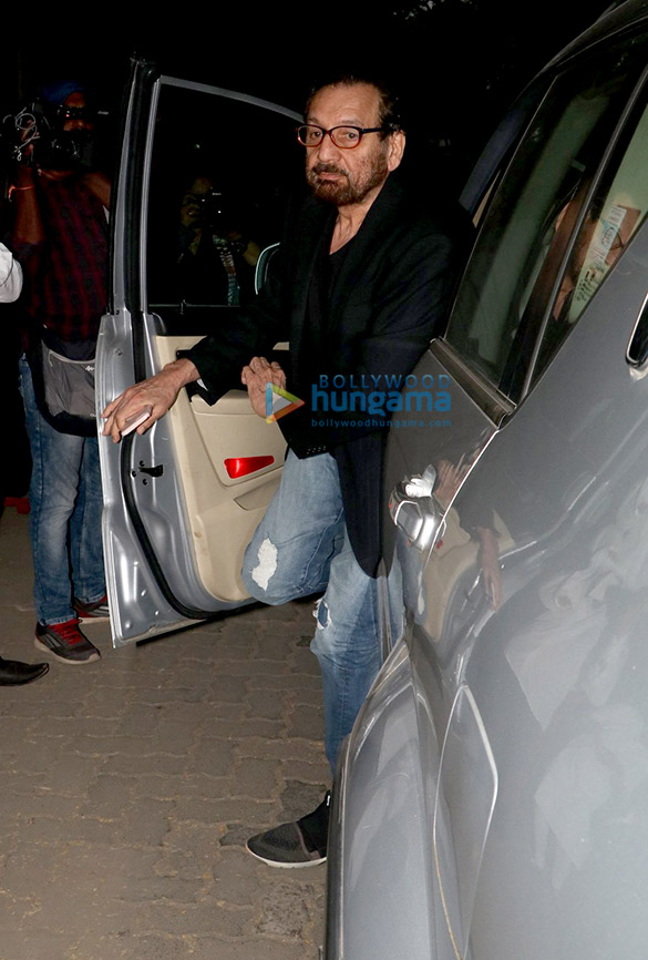 farhan akhtar and his mother saroj khan ritesh sidhwani and farah khan snapped at anil kapoors house6 1