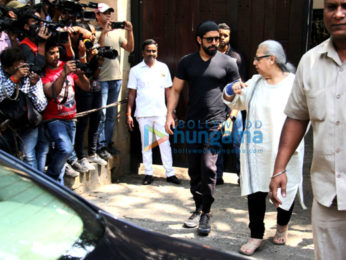 Farhan Akhtar and his mother, Saroj Khan, Ritesh Sidhwani and Farah Khan snapped at Anil Kapoor's house