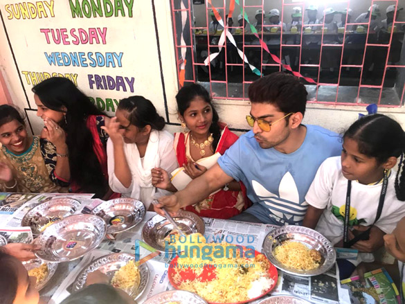 gurmeet choudhary celebrates his birthday with the kids of smile foundation 3