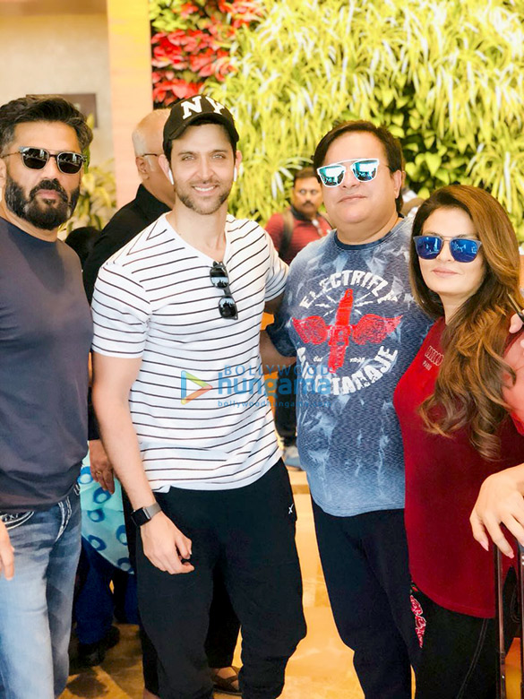 hrithik roshan suniel shetty and others snapped at the airport 1