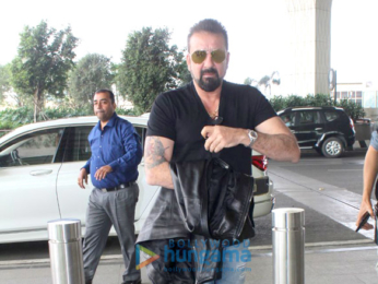 Hrithik Roshan, Suniel Shetty and others snapped at the airport