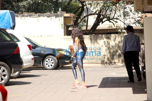 janhvi kapoor spotted at the gym 2
