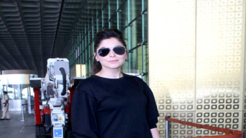 Kanika Kapoor snapped at the airport