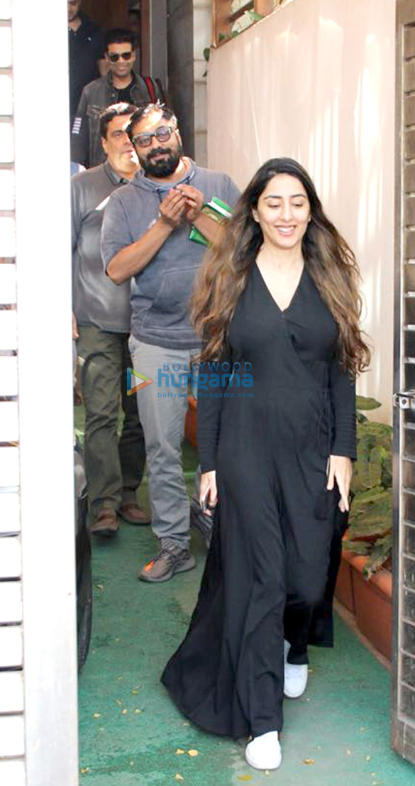 karan johar anurag kashyap dibakar banerjee ronnie screwvala snapped at zoya akhtars house 1
