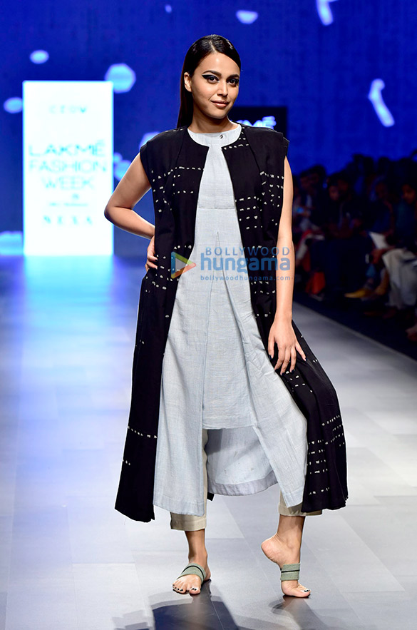 malaika arora shilpa shetty vaani kapoor kangana ranaut and others walk the ramp at the lakme fashion week 2018 11