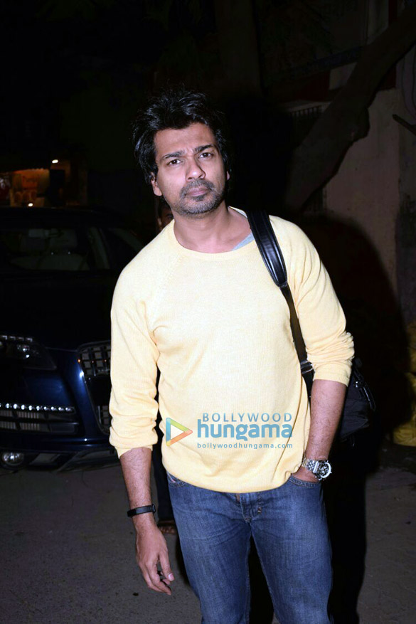 nikhil dwivedi snapped with his family in juhu 3