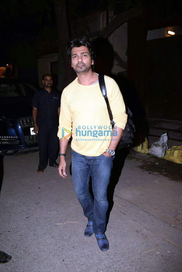 nikhil dwivedi snapped with his family in juhu 6