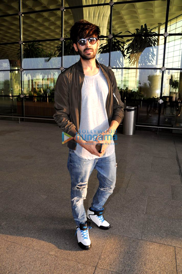 nushrat bharucha kartik aaryan leave for jaipur to promote sonu ke titu ki sweety 4