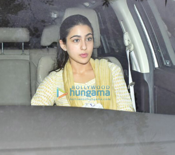 Sara Ali Khan, Harshvardhan Kapoor and others snapped at Anil Kapoor’s residence Sara Ali Khan, Harshvardhan Kapoor and others snapped at Anil Kapoor’s residence