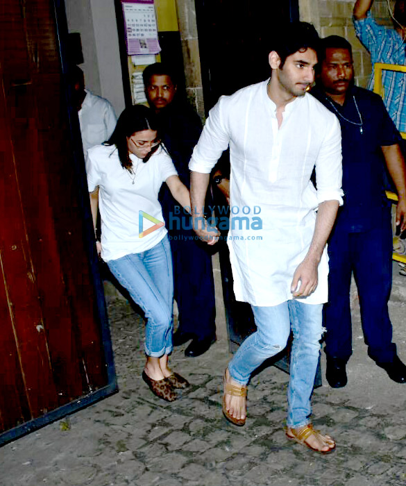 rip sridevi sara ali khan harshvardhan kapoor and others arrive at anil kapoors residence 8